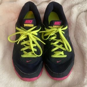 Nike Revolution 2 sneakers